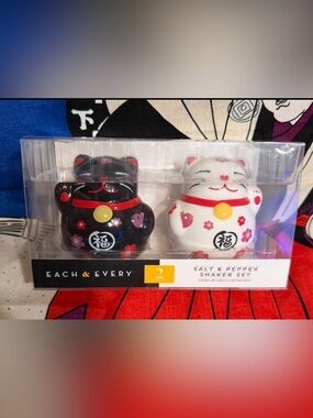 Lucky Fortune Maneki Neko Salt & Pepper Waving Cat Shaker Set Black & White NEW